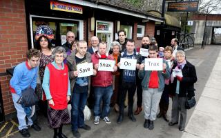 Protest against the closure of Snax on Trax at Droitwich Railway Station. PJ12315 1115838401 (21178059)