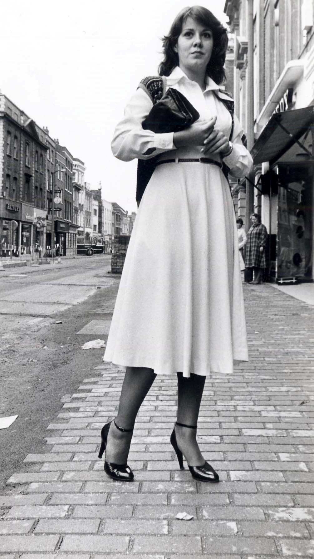 The new cobbles in High Street played havoc with a lady’s heels when work started in 1978