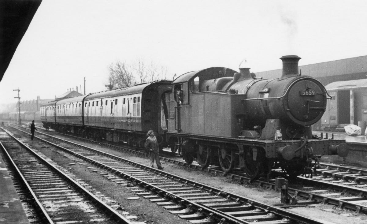 Shrub Hill pilot Taffy Evans pictured in 1960