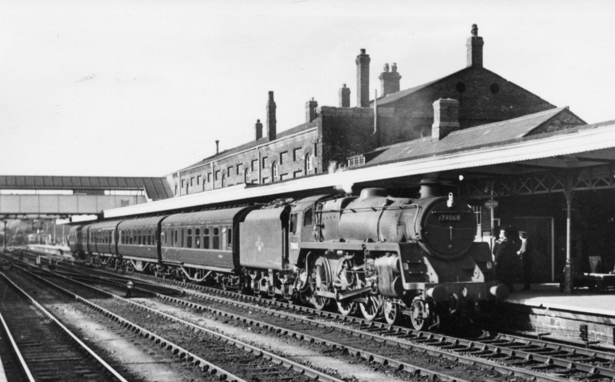 The Birmingham-Gloucester “stopper” at Worcester Shrub Hill in 1962
