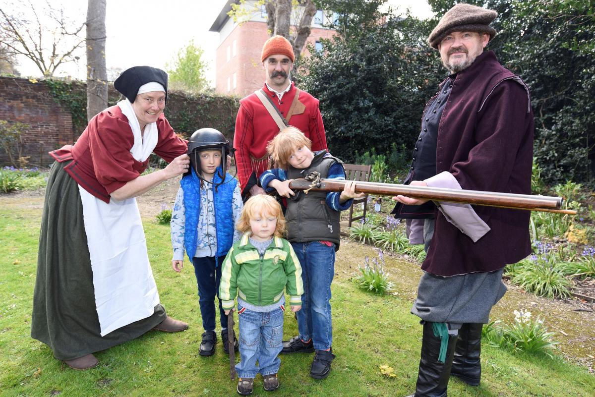 Elliott.Albin and Johan Hargraves with Ann McWhirter, Richard Delingpole and Geoff McWhirter with Matchlock Musket.