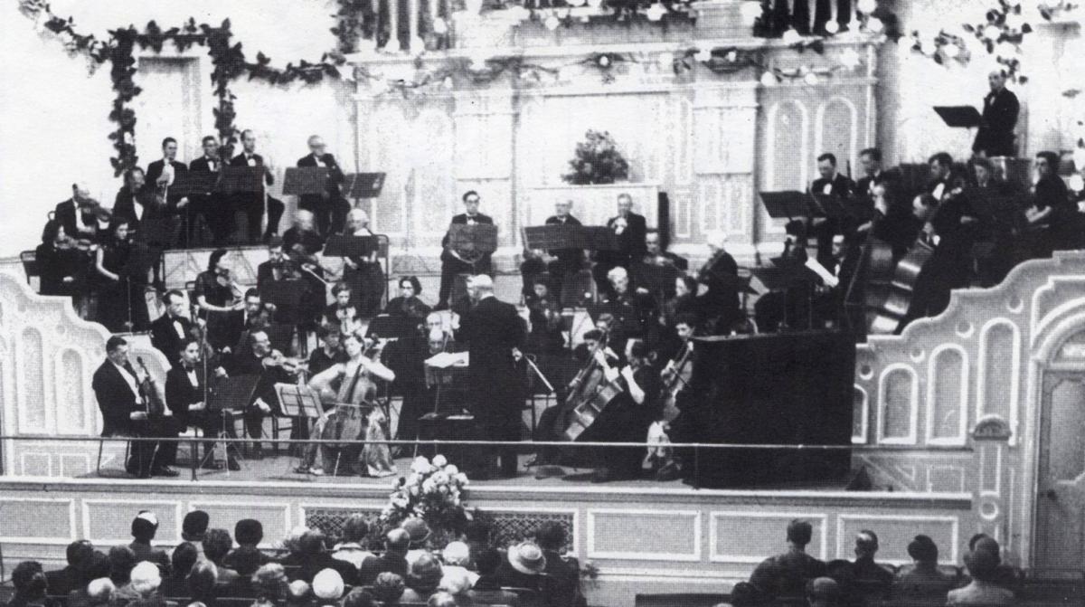 Vanished Worcester. Sir Adrian Boult conducting a concert at the Public Hall, Worcester, in May 1954 by, I think, the Worcestershire Symphony Orchestra