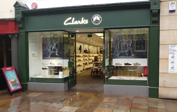 clarks number of stores