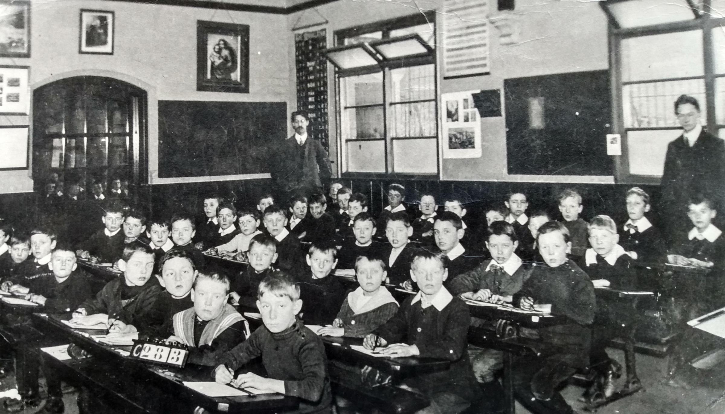 A hugely evocative photograph of Rainbow Hill Junior School, Classroom 10, taken in 1912