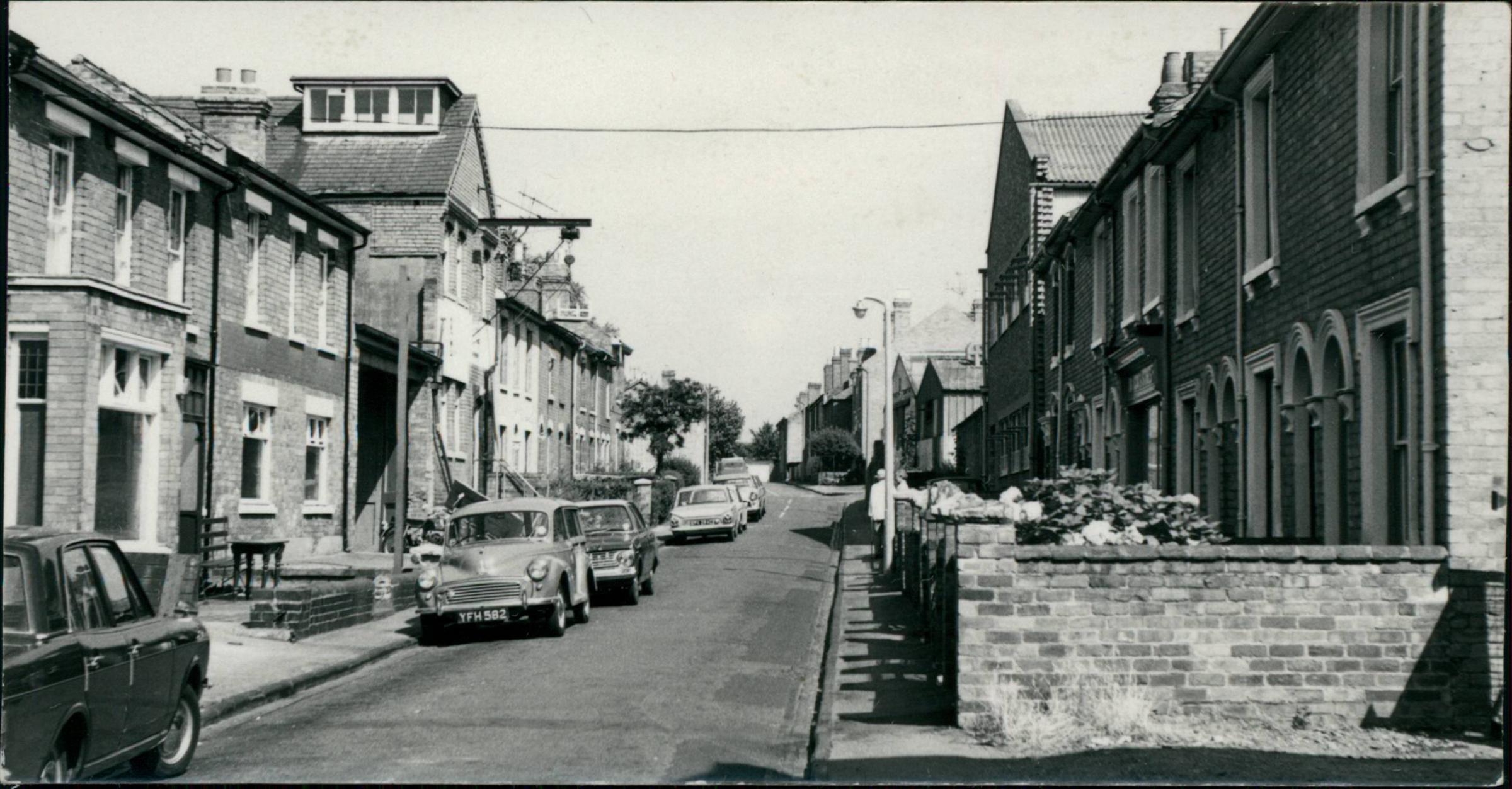 A 1970s view along New Bank Street showing The Barbourne Inn on the left and next door, Barbourne Brewery
