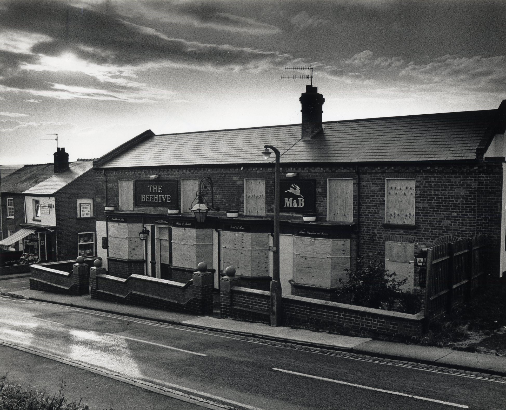 The Beehive Inn on Tallow Hill, which closed in 2000 and was demolished. Nearby a mass grave was dug in the 1830s to bury Worcester’s victims of cholera