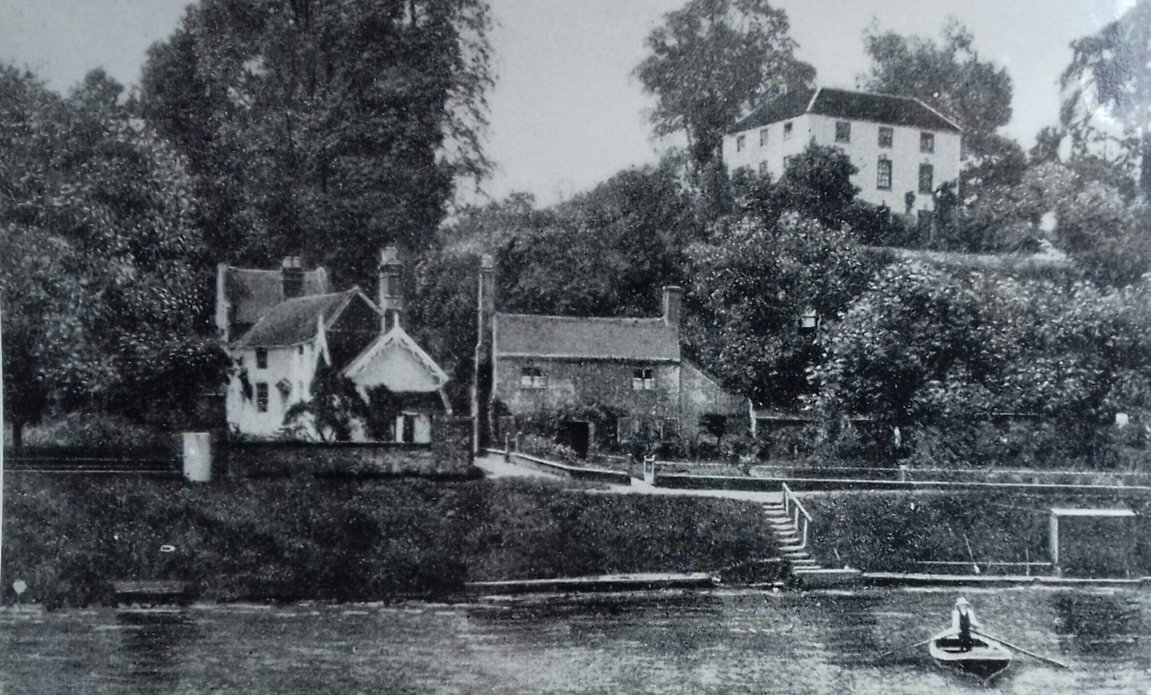 The Dog and Duck ferry opposite Pitchcroft in Edwardian times. It was here the illuminated procession performed the complicated manoeuvre of turning round