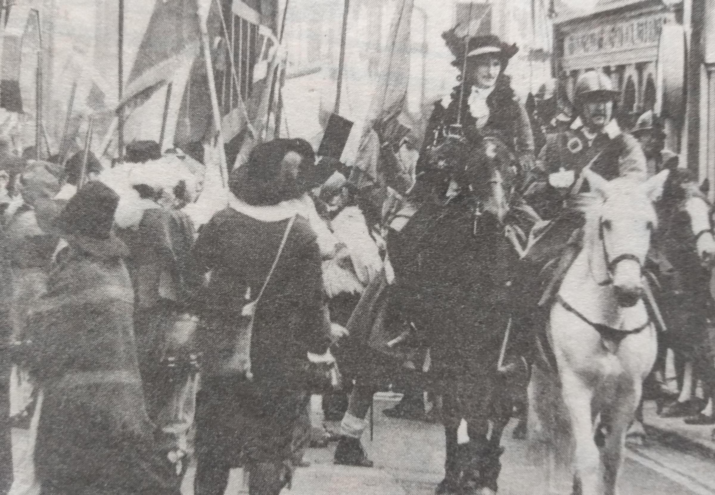 “Charles II” during the 1987 reenactment of the close of the 1651 battle. There were calls a couple of years later for a statue of the king on horseback to form a focal point in the new pedestrianised Cornmarket