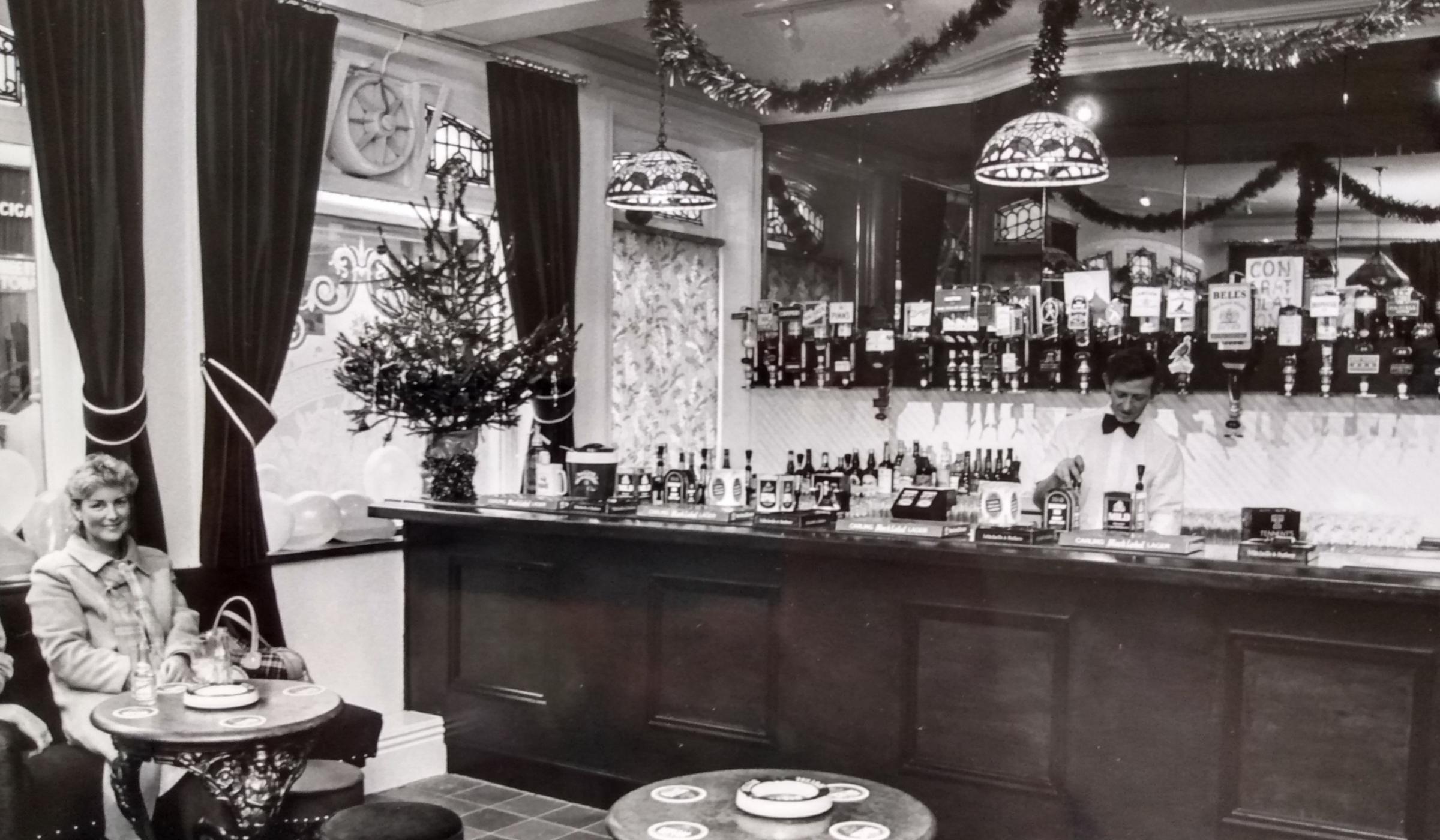 December 1987 and The Royal Exchange has had a makeover, and was now known as Oliver’s Bar