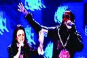 IDOL: Cher sings with Black Eyed Peas star Will.i.am