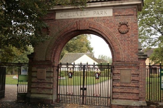 Gheluvelt Park memorial arch