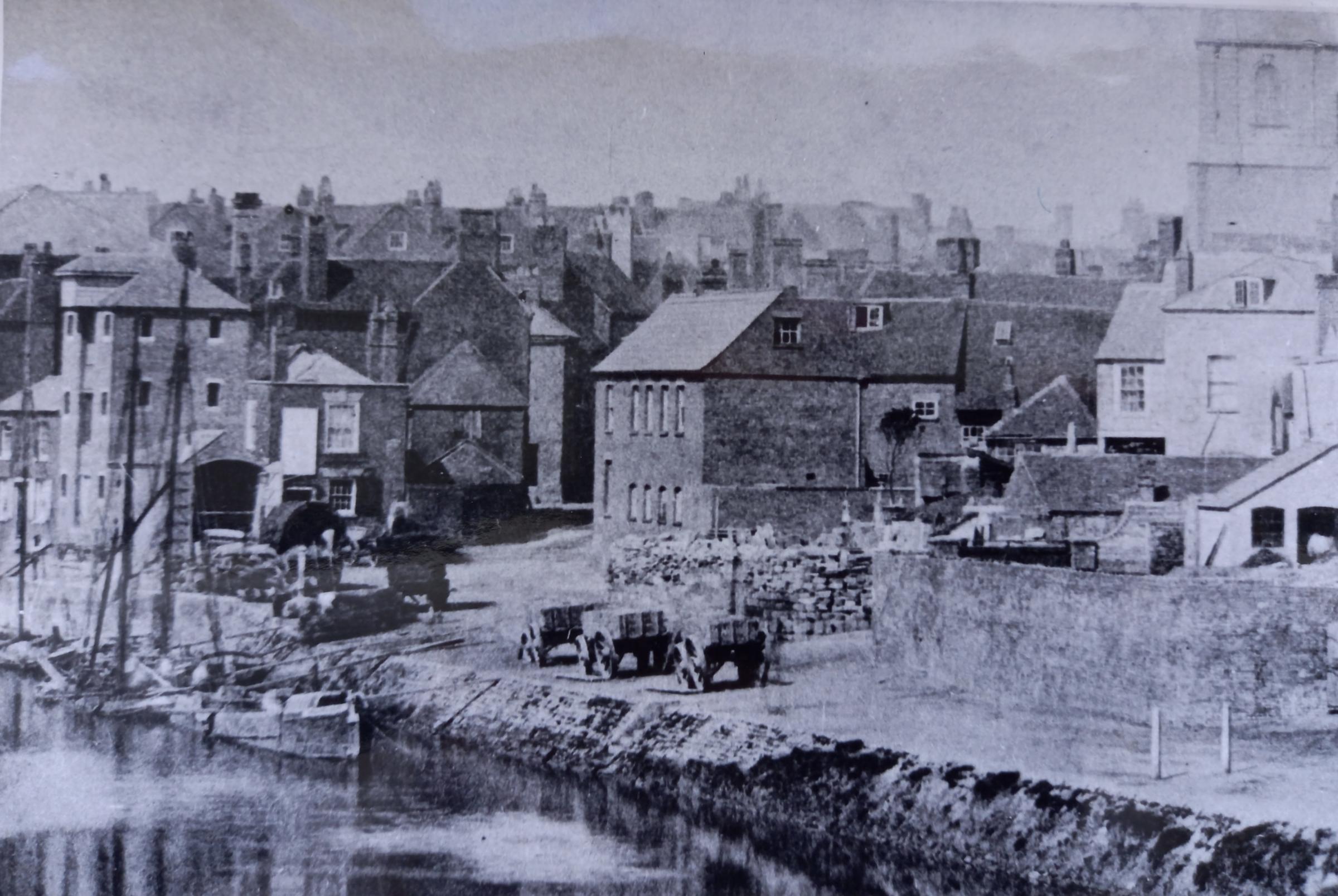 South Quay, Worcester in 1926 before the warren of narrow riverside streets were demolished