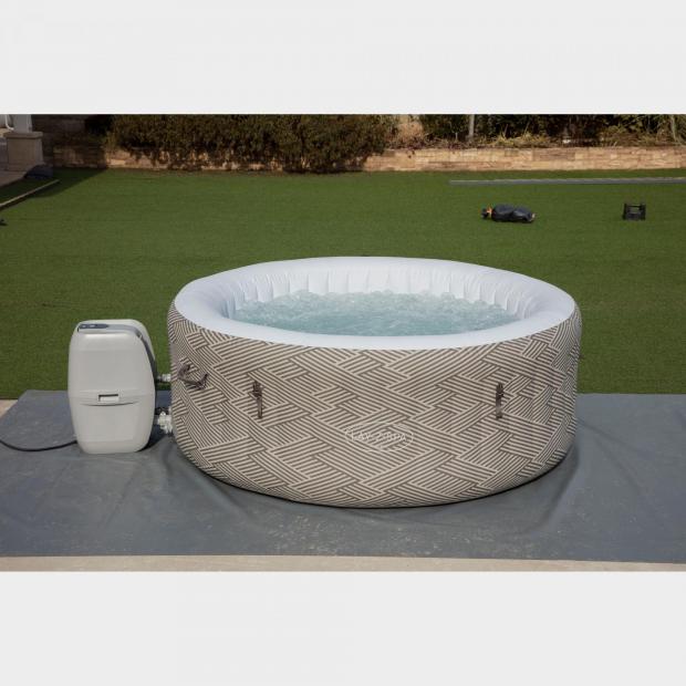 Worcester News: Go Outdoors Lay-Z Spa Hot Tub. Credit: Go Outdoors