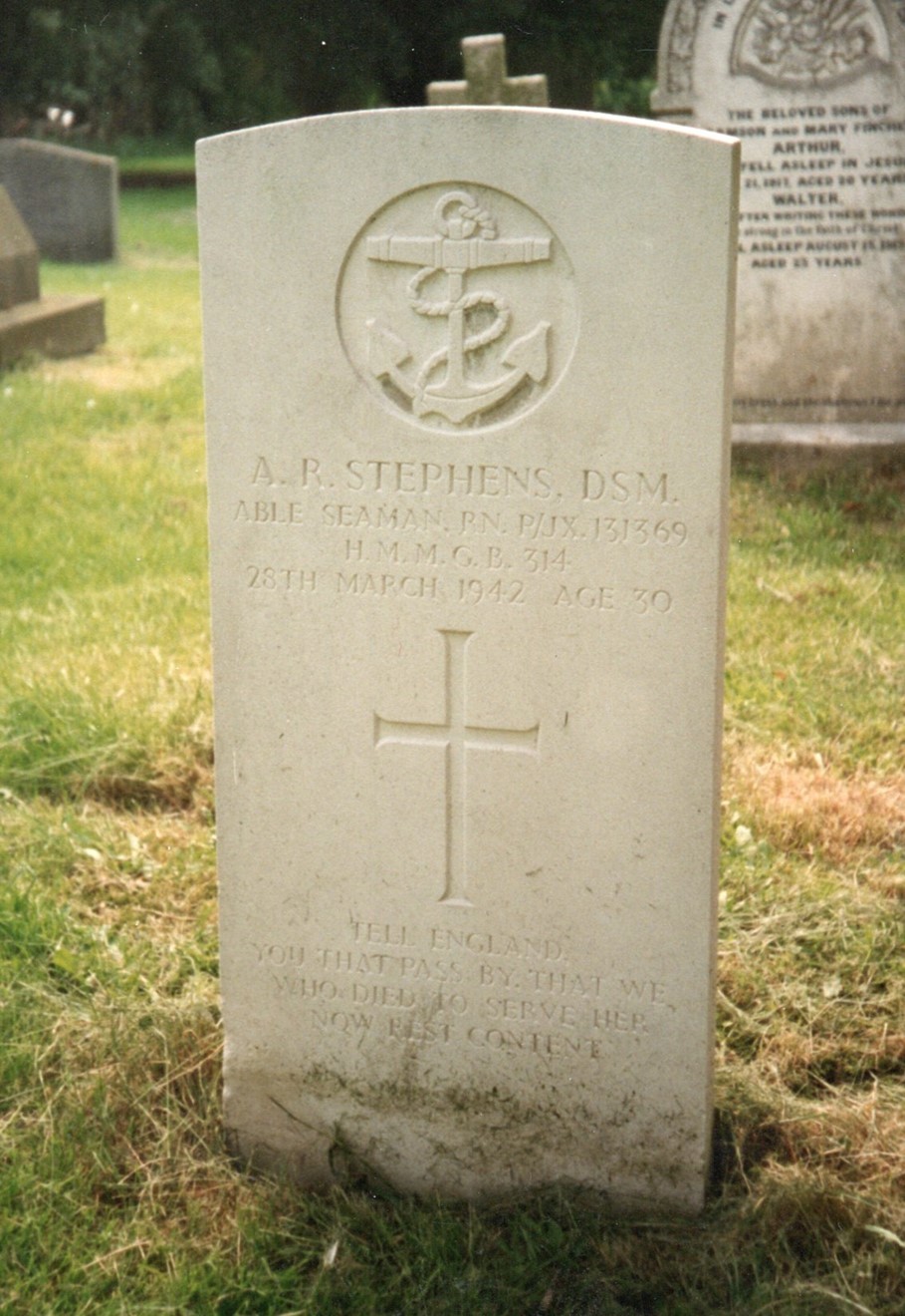 Dick Stephens grave in Himbleton Churchyard