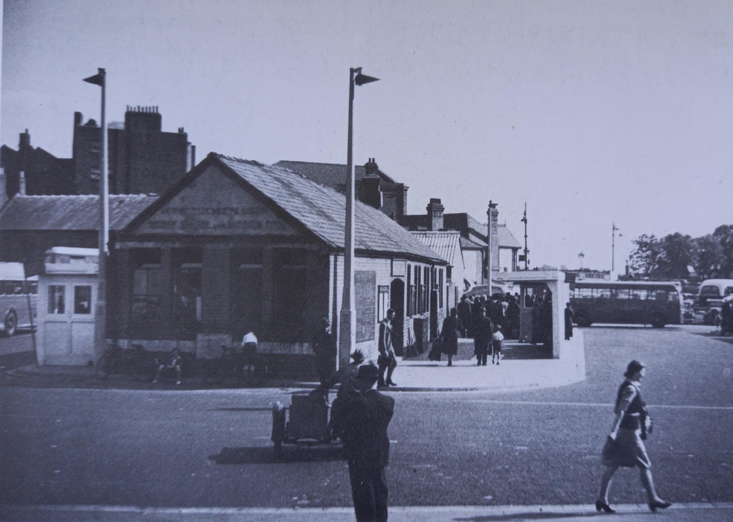 A Newport Street station scene familiar to all bus travellers in the 1950s