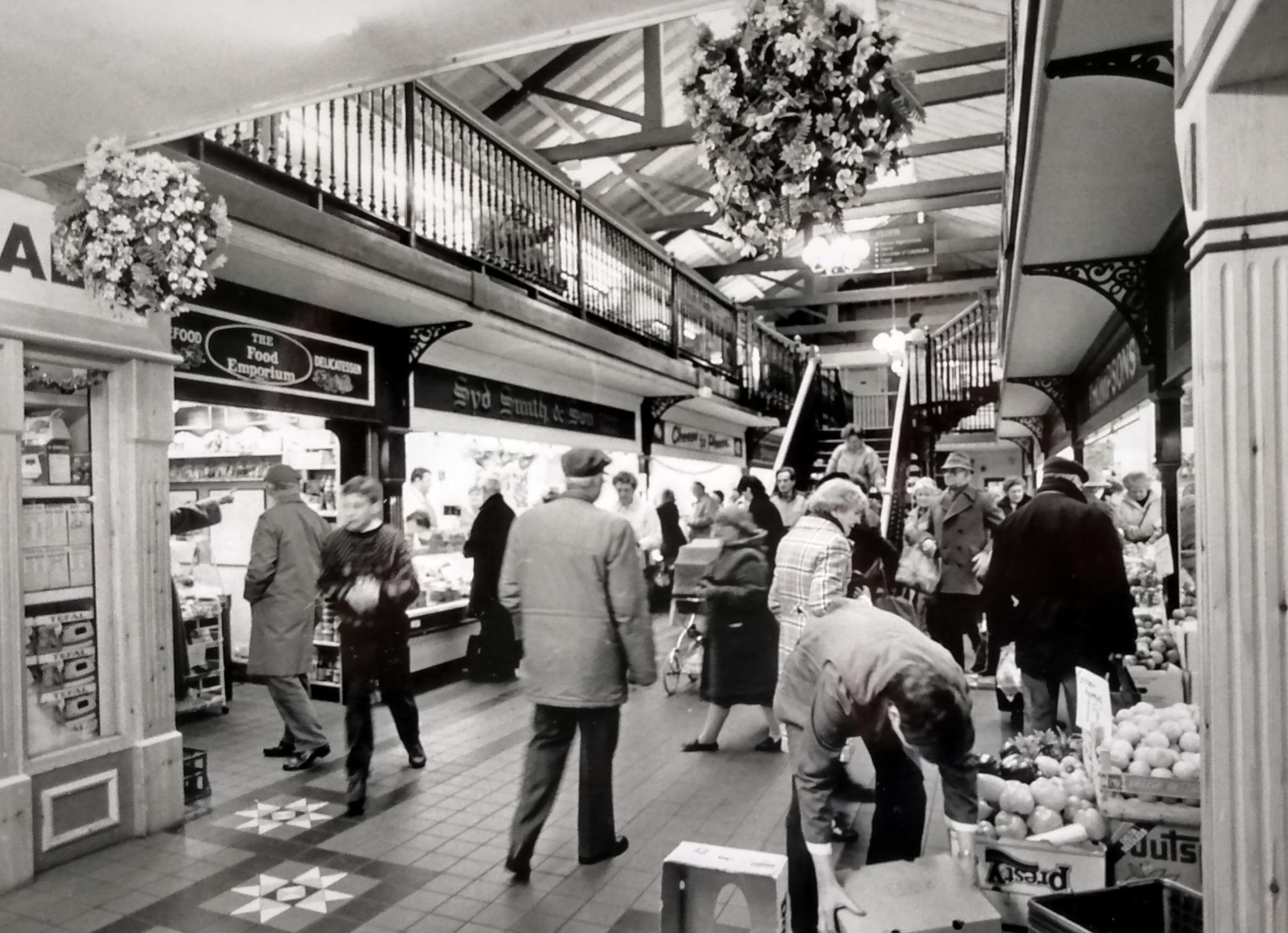 A busy Market Hall in The Shambles in Decmber 1988
