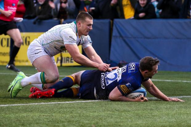 Worcester News: FIFTY: Ashley Beck scoring a try on his 50th appearance for Worcester against Northampton Saints in January.
