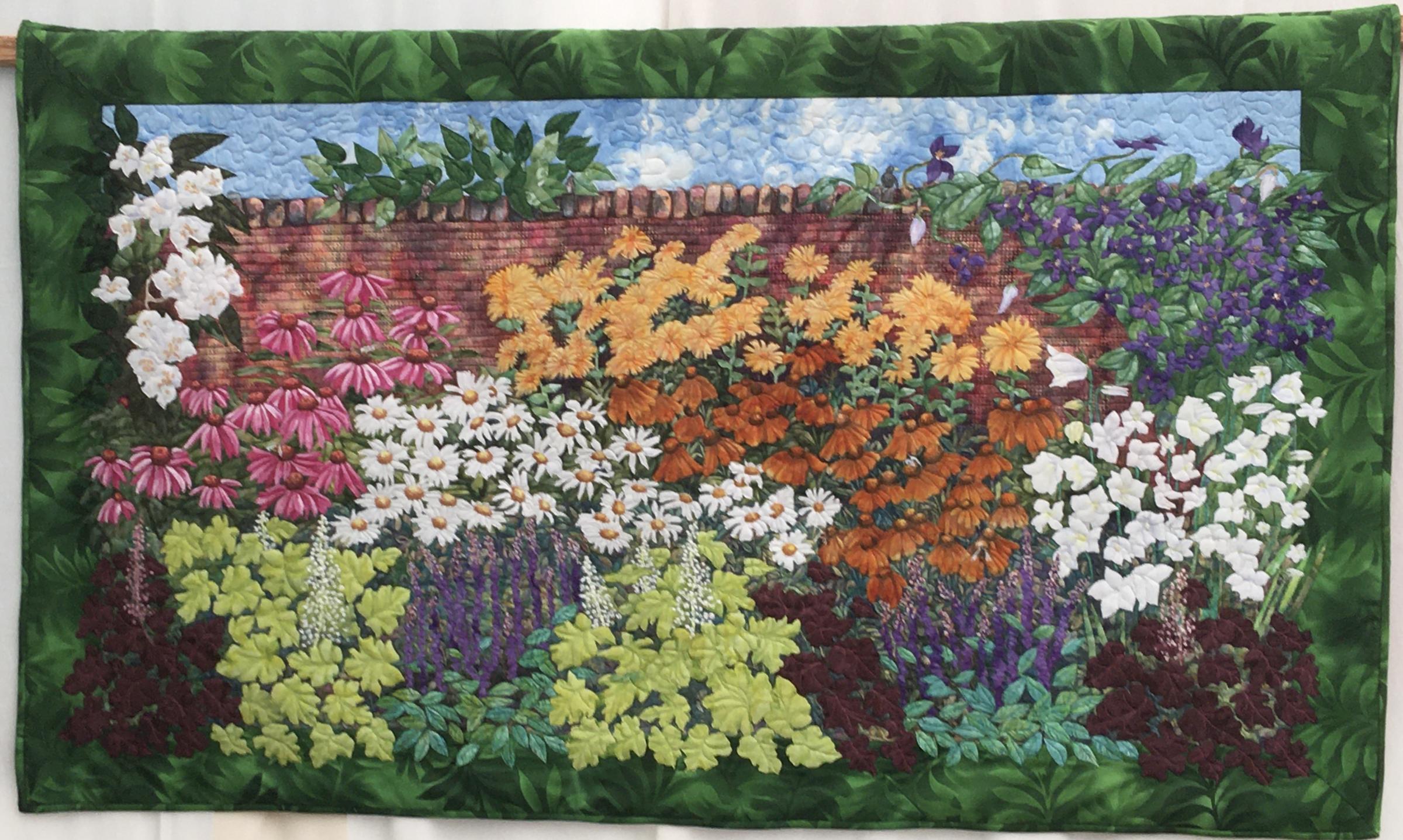 Themed Quilt Prize (3rd Place): Flower Border by Claire Tinsley