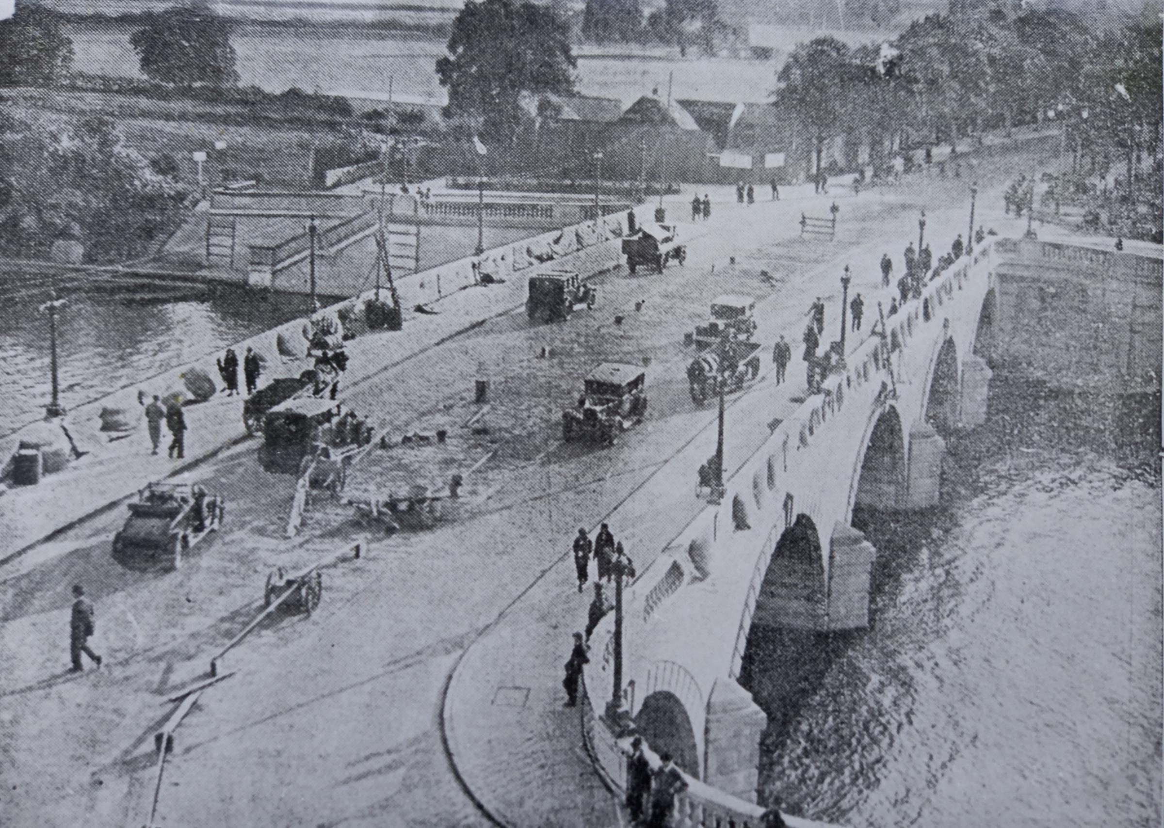 Worcester Bridge nearing the end of its widening work in the 1930s