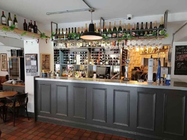 Worcester News: Exterior of Bottles Wine Bar. Credit: Rightmove
