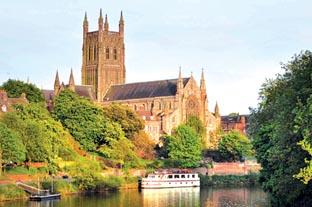 Worcester News: Lead thieves strike at cathedral