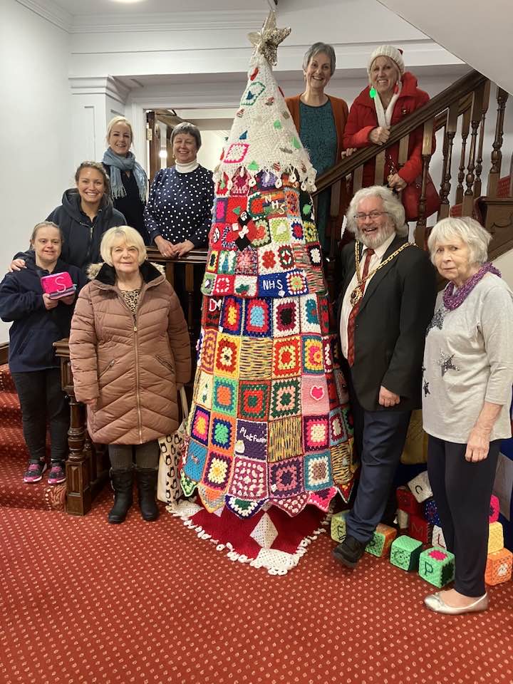 Knitted Christmas tree made by St John's community goes on display - Vimarsana News