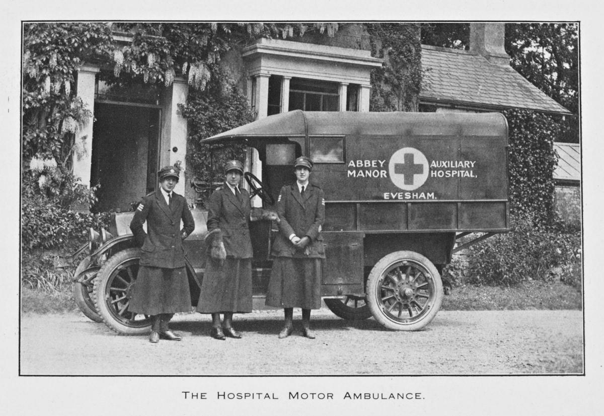 Evesham Hospital Ambulance and women drivers.  Picture courtesy Worcestershire Archives and Archaeology Service