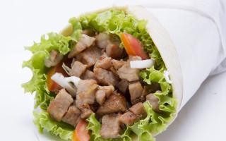 Best places to get a kebab in Worcester according to Tripadvisor reviews (Canva)